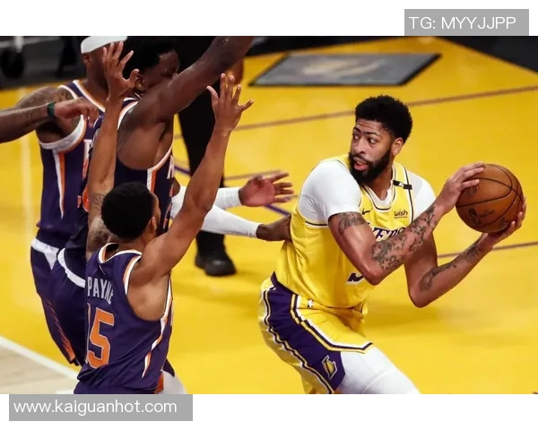 勇士2换1交易解析：新援加盟背后的战略布局与未来展望